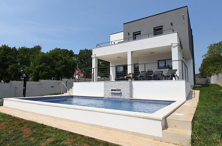 Vakantiehuis Ferienvilla "Luxury Villa Tara" mit beheiztem P