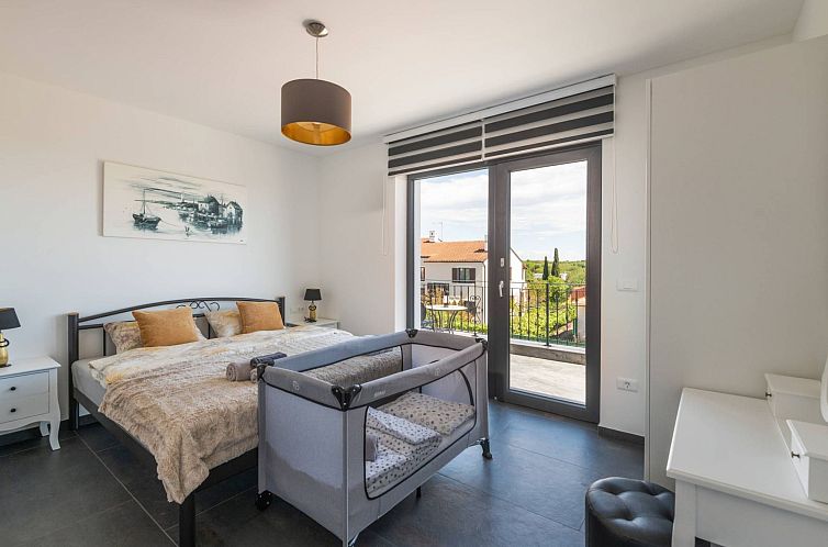 Vakantiehuis 4 SZ mit Bad en suite Pool und Sommerküche