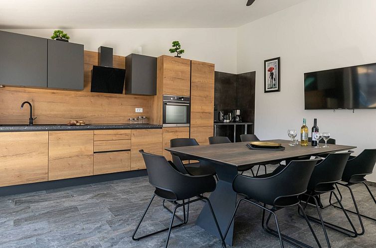 Vakantiehuis 4 SZ mit Bad en suite Pool und Sommerküche