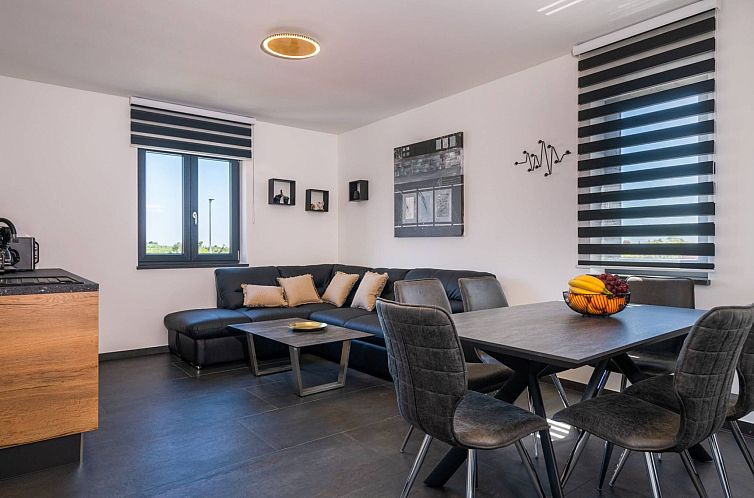 Vakantiehuis 4 SZ mit Bad en suite Pool und Sommerküche
