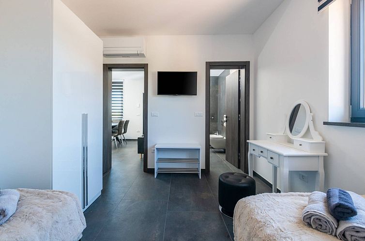 Vakantiehuis 4 SZ mit Bad en suite Pool und Sommerküche