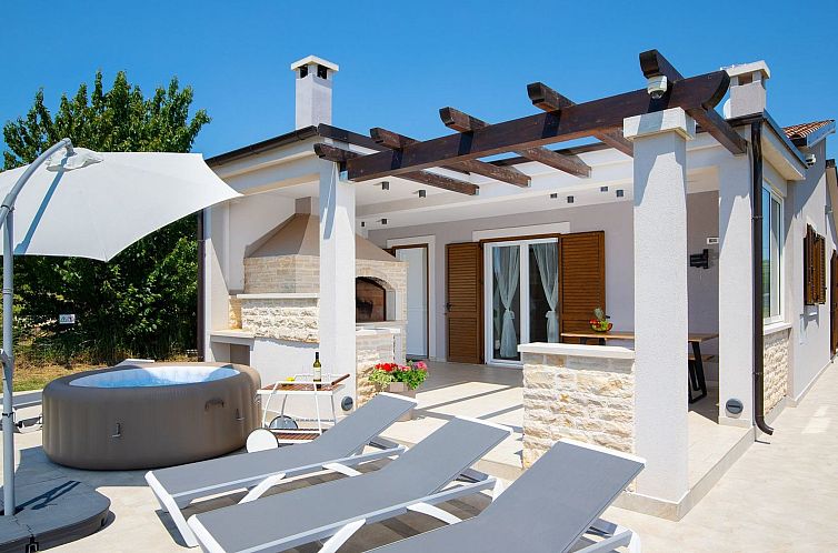 Unterkunft 10115153 - Ferienhaus Istrien - Vakantiehuis in Pomer mit Parkplatz