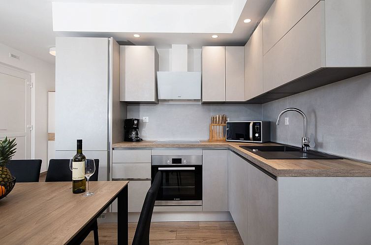 Vakantiehuis in Pomer mit Parkplatz