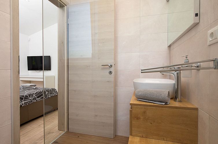 Vakantiehuis in Pomer mit Parkplatz
