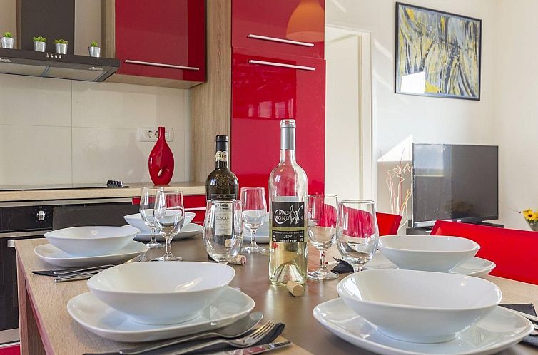 Vakantiehuis Villa Agneza mit Garten, Pool und Pavillon