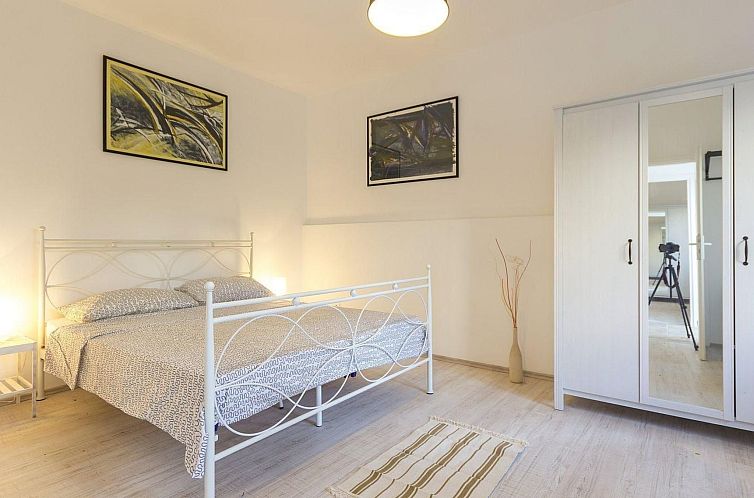 Vakantiehuis Villa Agneza mit Garten, Pool und Pavillon