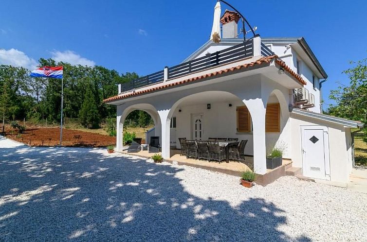 Vakantiehuis Charmantes Ferienhaus in Medulin, mit Pool...
