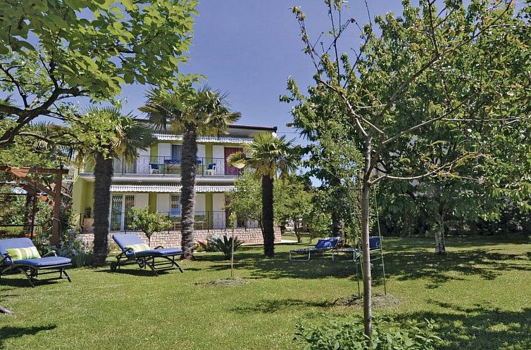 Appartement Geräumige Wohnung in Medulin mit privatem Parkp