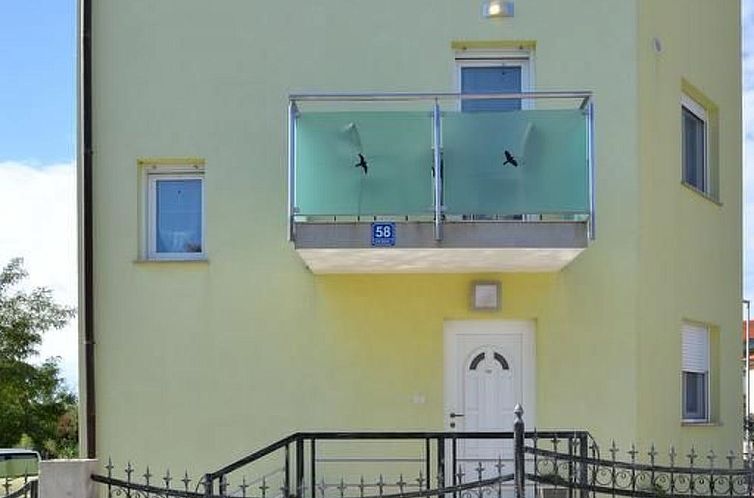 Vakantiehuis Ferienvilla "Posesi Dujak"