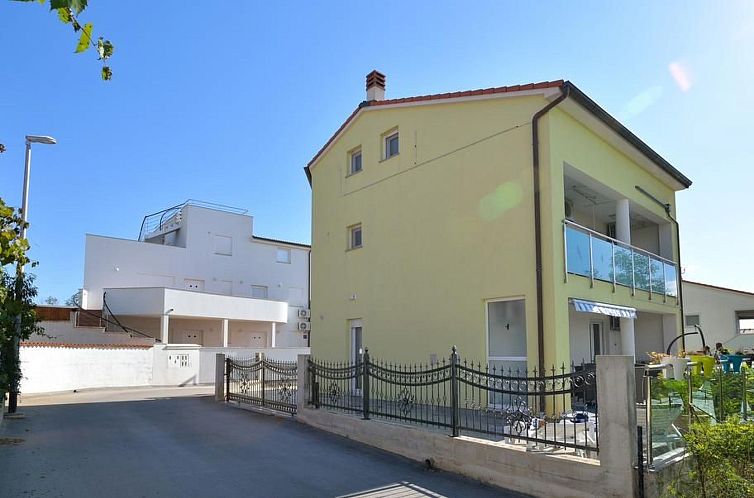 Vakantiehuis Ferienvilla "Posesi Dujak"