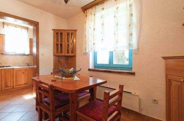 Vakantiehuis in Radići mit Privatem Pool