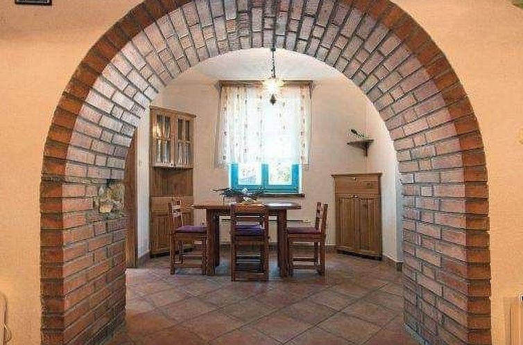 Vakantiehuis in Radići mit Privatem Pool