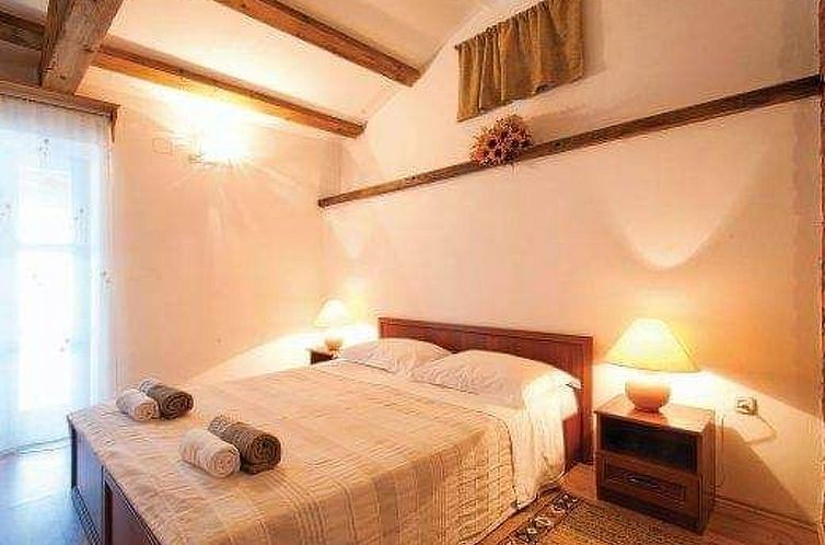 Vakantiehuis in Radići mit Privatem Pool
