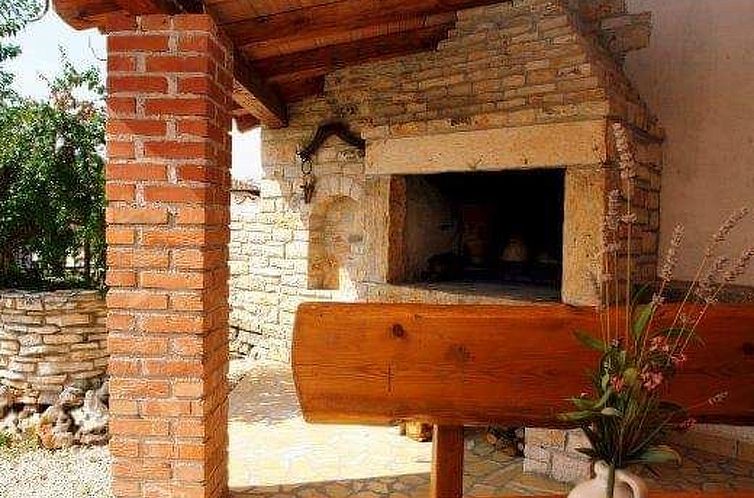 Vakantiehuis in Radići mit Privatem Pool