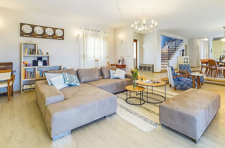Vakantiehuis Luxuriöse Villa mit Schwimmbad und großem Gar