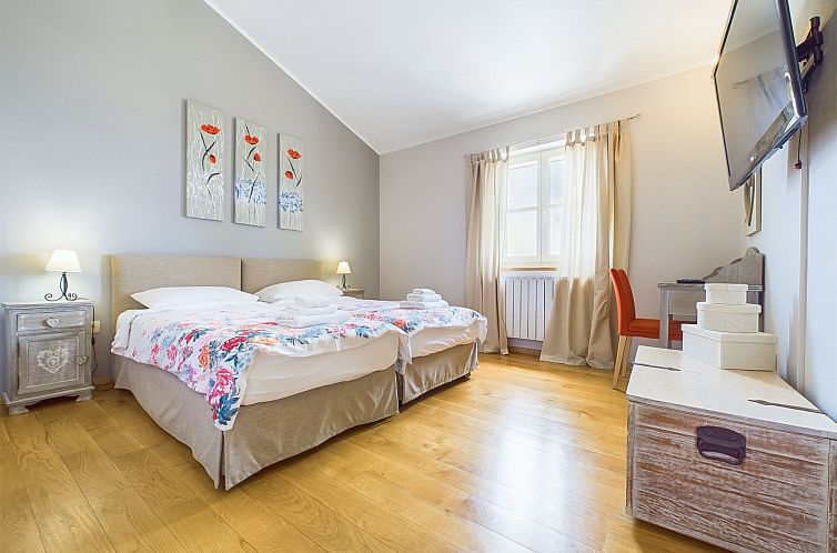 Vakantiehuis Luxuriöse Villa mit Schwimmbad und großem Gar