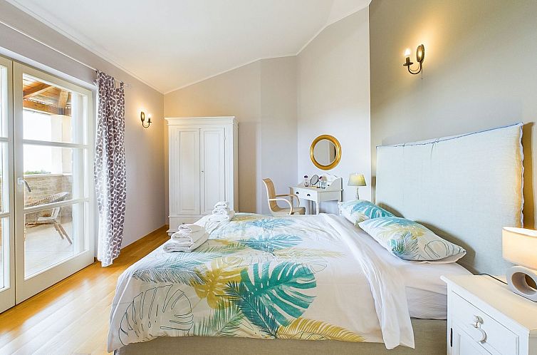 Vakantiehuis Luxuriöse Villa mit Schwimmbad und großem Gar