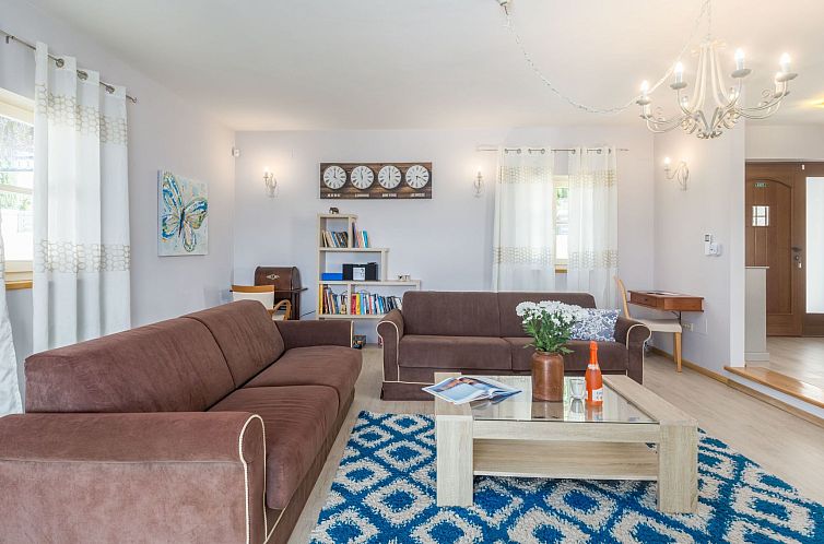 Vakantiehuis Villa mit Pool, Garten und Sommerküche