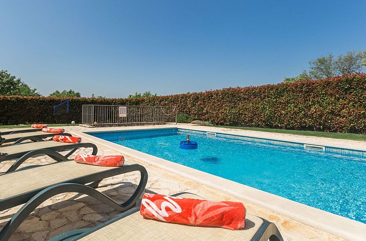 Vakantiehuis Villa mit Pool, Garten und Sommerküche