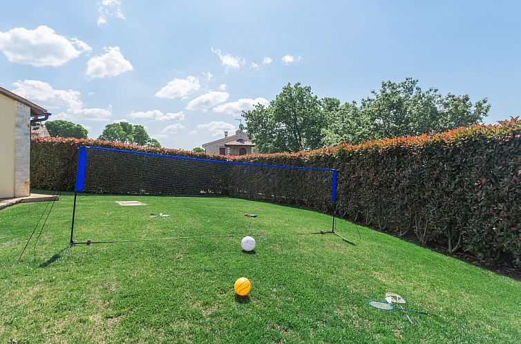 Vakantiehuis Villa mit Pool, Garten und Sommerküche