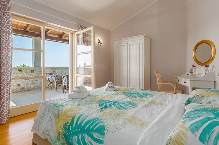 Vakantiehuis Villa mit Pool, Garten und Sommerküche