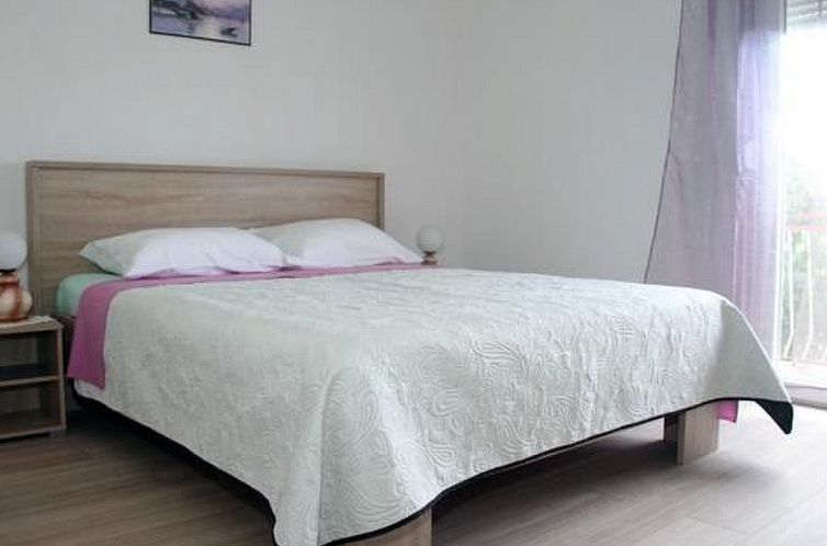 Appartement Wohnung im ersten Stock mit Blick aufs Wasser
