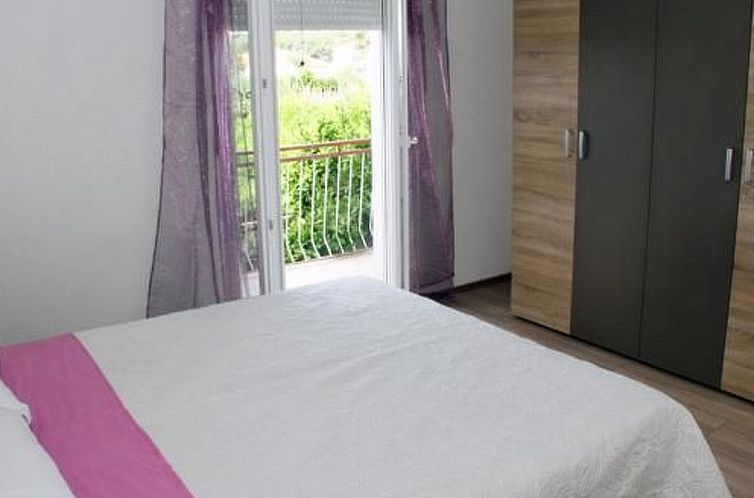 Appartement Wohnung im ersten Stock mit Blick aufs Wasser