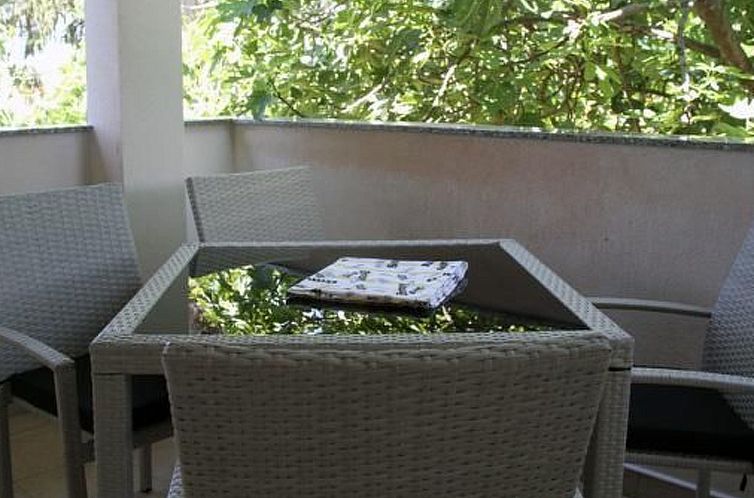Appartement Wohnung im ersten Stock mit Blick aufs Wasser