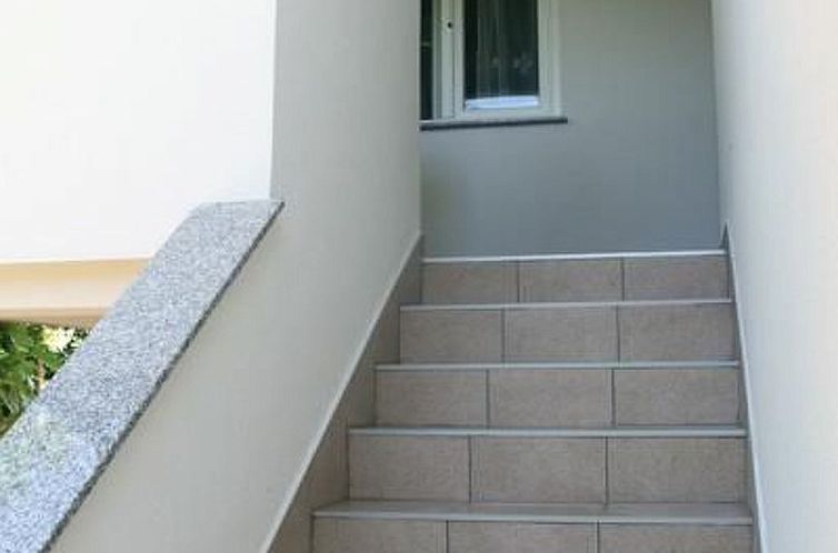 Appartement Wohnung im ersten Stock mit Blick aufs Wasser