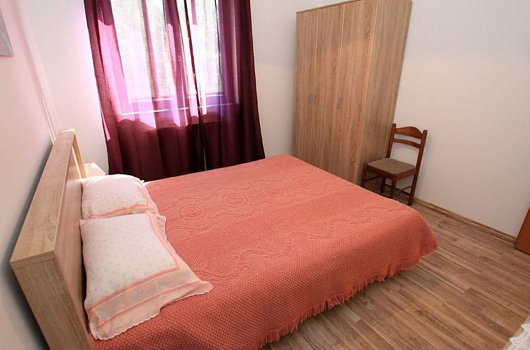 Appartement mit Terrasse