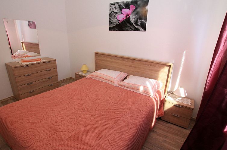 Appartement mit Terrasse