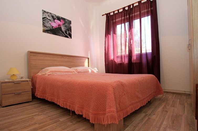 Appartement mit Terrasse