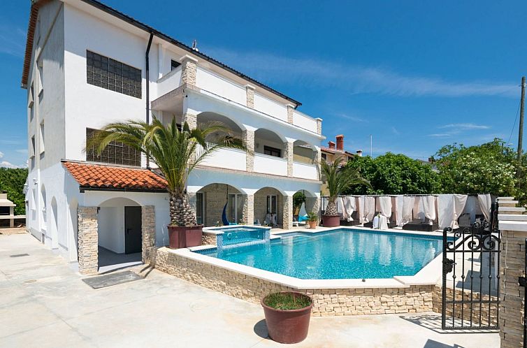 Unterkunft 10115359 - Ferienhaus Istrien - Vakantiehuis Villa Amalfi