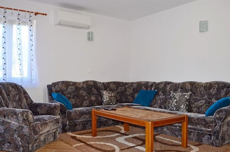 Vakantiehuis Gemütliches Ferienhaus in Medulin mit Großer 