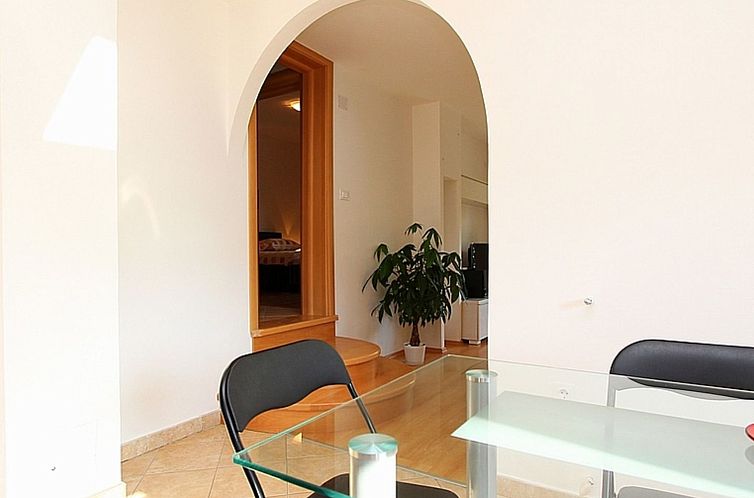 Appartement Wohnung mit privatem Garten