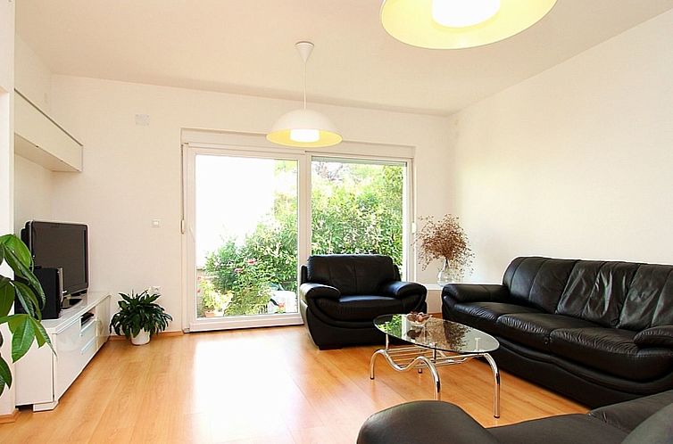 Appartement Wohnung mit privatem Garten