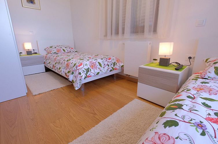 Vakantiehuis Nettes Ferienhaus in Pomer mit Privatem Pool