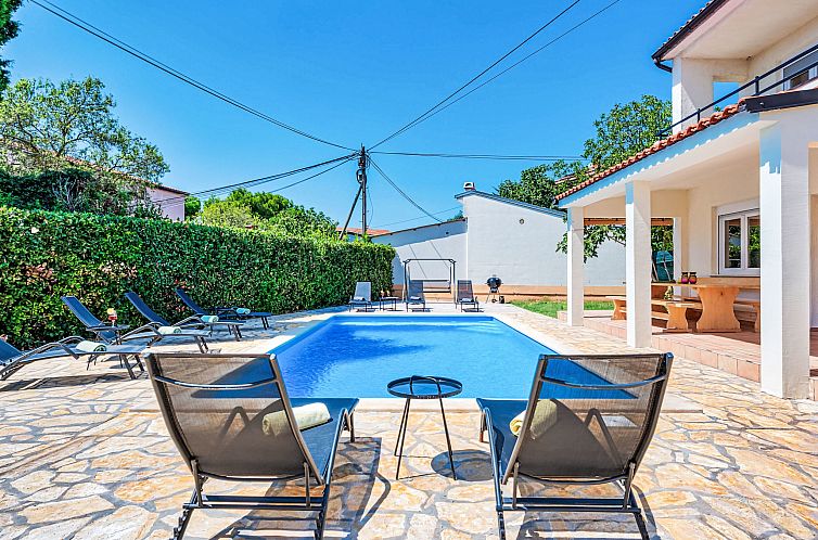 Vakantiehuis Villa mit Garten, Grill und Terrasse