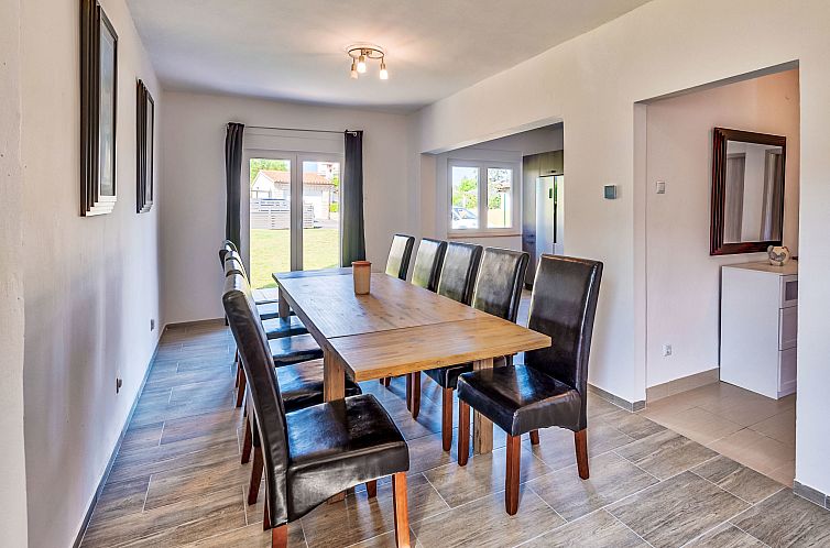 Vakantiehuis Villa mit Garten, Grill und Terrasse