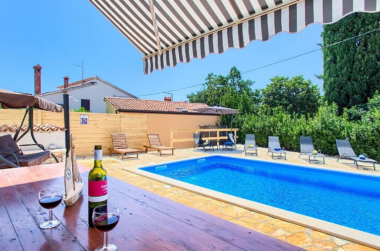 Vakantiehuis Villa mit Garten, Grill und Terrasse