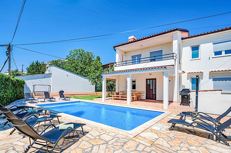 Vakantiehuis Villa mit Garten, Grill und Terrasse