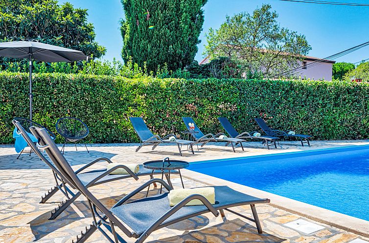 Vakantiehuis Villa mit Garten, Grill und Terrasse