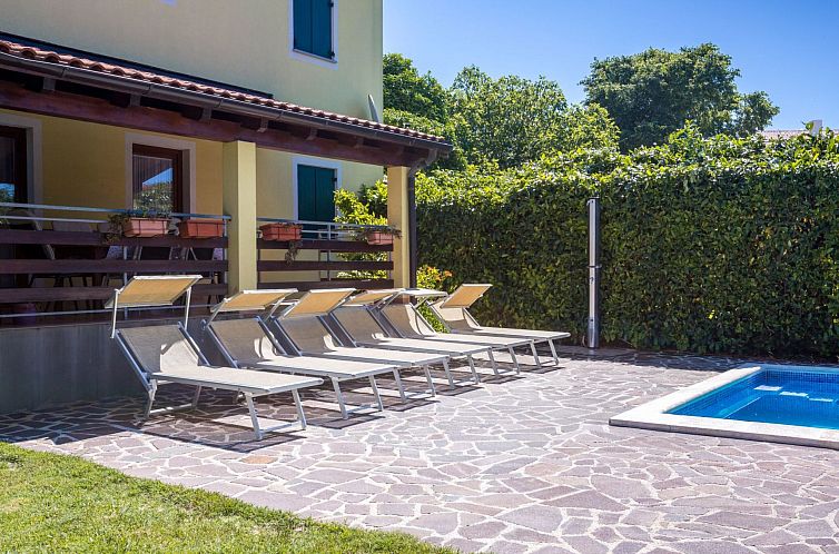 Vakantiehuis Ferienvilla "Vanja" mit privatem Pool