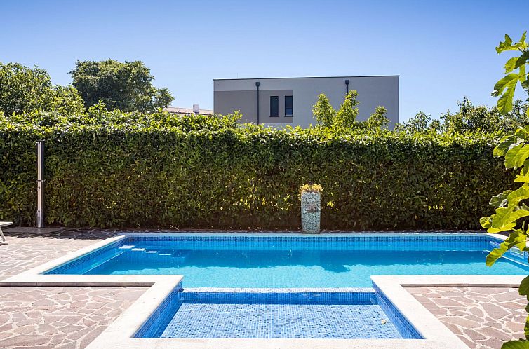 Vakantiehuis Ferienvilla "Vanja" mit privatem Pool