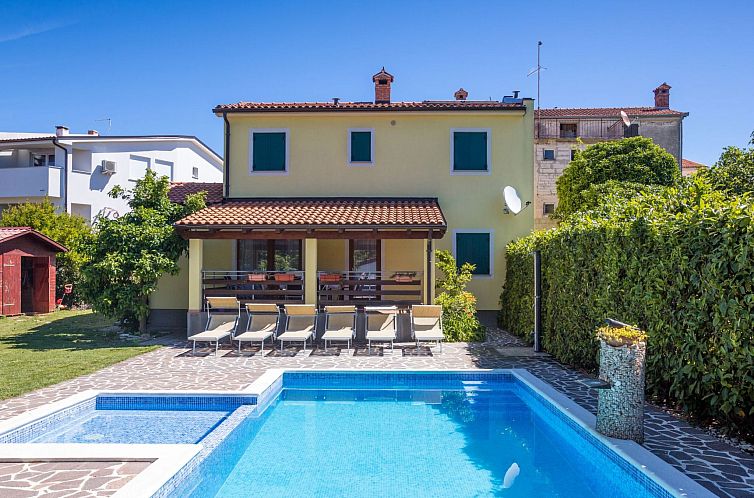 Vakantiehuis Ferienvilla "Vanja" mit privatem Pool
