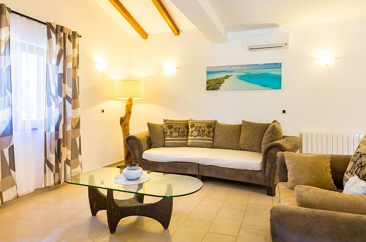 Vakantiehuis Ferienvilla "Vanja" mit privatem Pool
