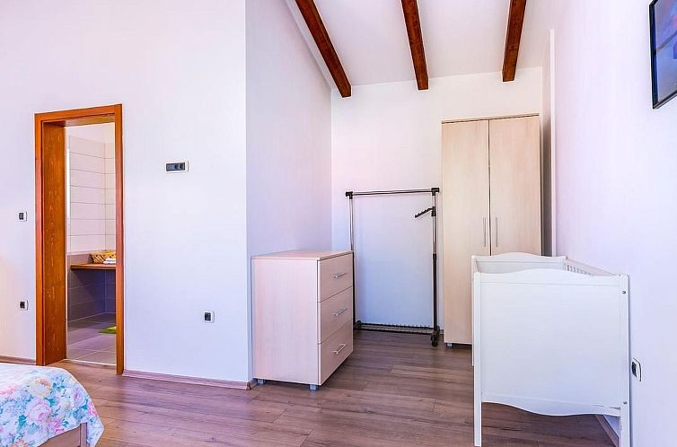 Vakantiehuis Ferienvilla "Vanja" mit privatem Pool