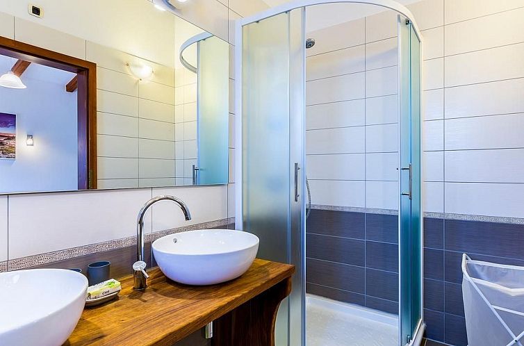 Vakantiehuis Ferienvilla "Vanja" mit privatem Pool