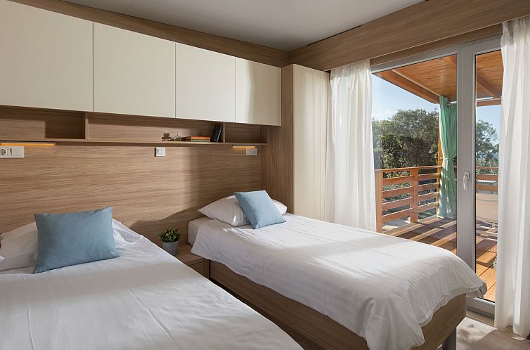 Vakantiehuis Mobilhome Villa Prestige with jacuzzi