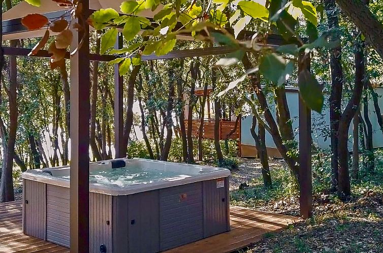 Vakantiehuis Mobilhome Villa Prestige with jacuzzi